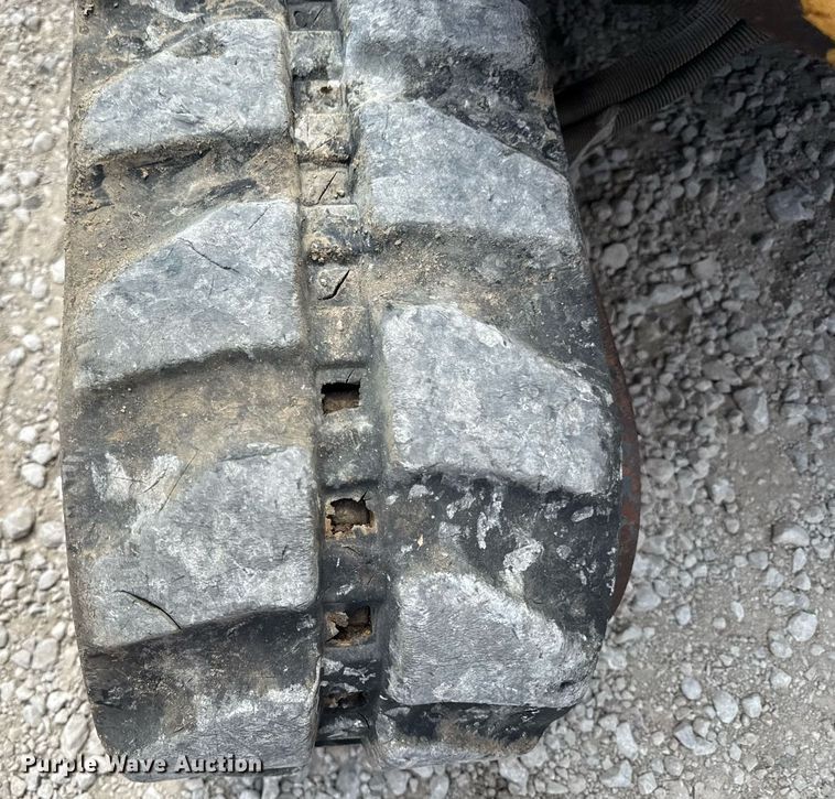 image for item DS4377 2012 John Deere 17D mini excavator