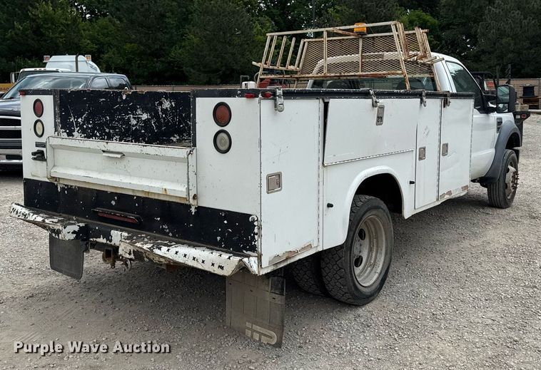 image for item DS4379 2008 Ford F550 utility / service truck