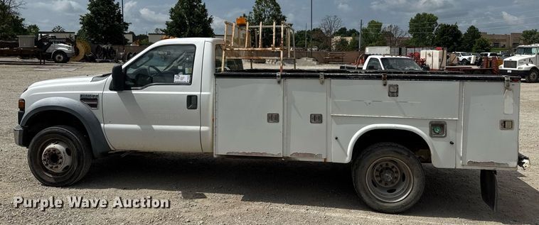 image for item DS4379 2008 Ford F550 utility / service truck
