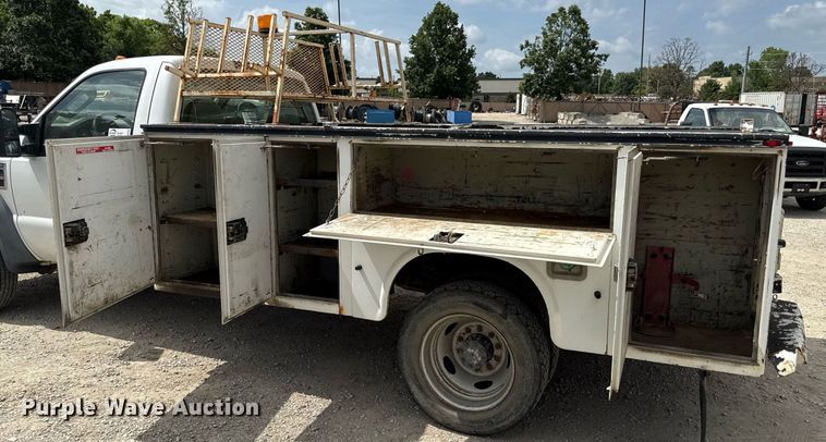 image for item DS4379 2008 Ford F550 utility / service truck