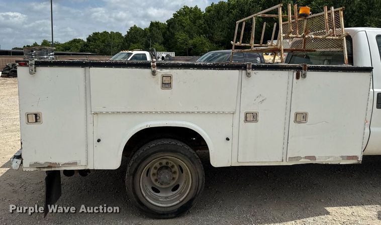 image for item DS4379 2008 Ford F550 utility / service truck