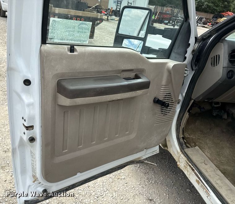 image for item DS4379 2008 Ford F550 utility / service truck