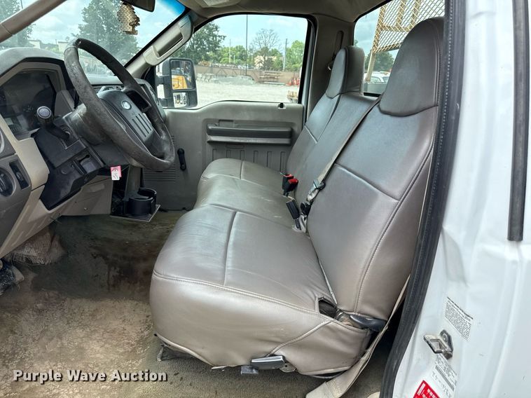 image for item DS4379 2008 Ford F550 utility / service truck