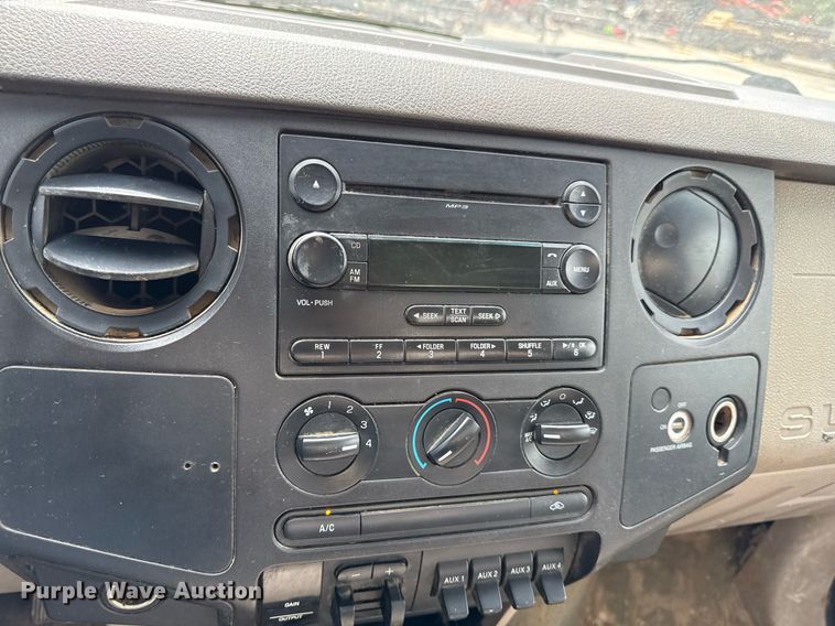 image for item DS4379 2008 Ford F550 utility / service truck