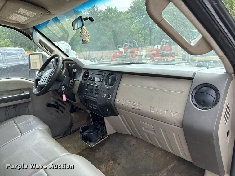 image for item DS4379 2008 Ford F550 utility / service truck