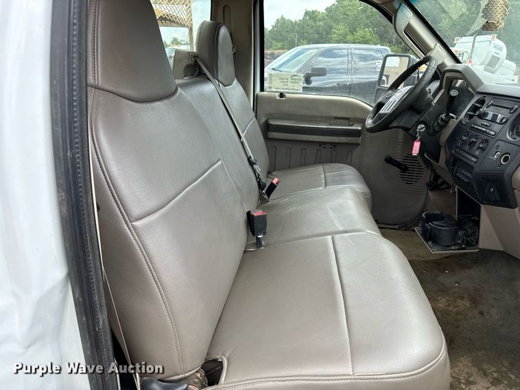 image for item DS4379 2008 Ford F550 utility / service truck