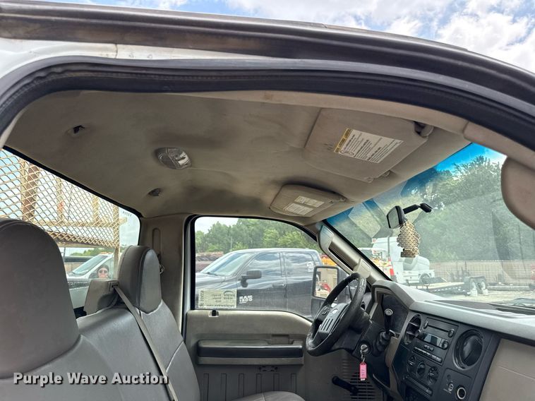 image for item DS4379 2008 Ford F550 utility / service truck