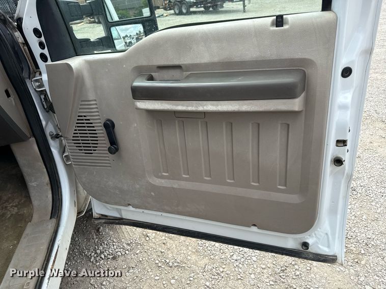 image for item DS4379 2008 Ford F550 utility / service truck