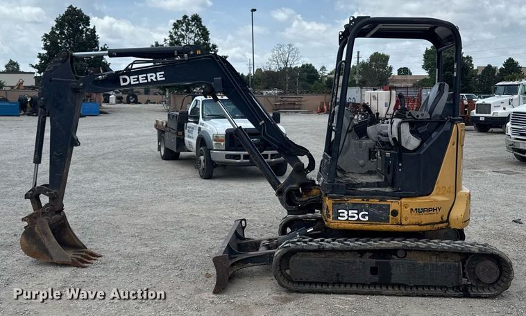 image for item DS4380 2016 John Deere 35G mini excavator