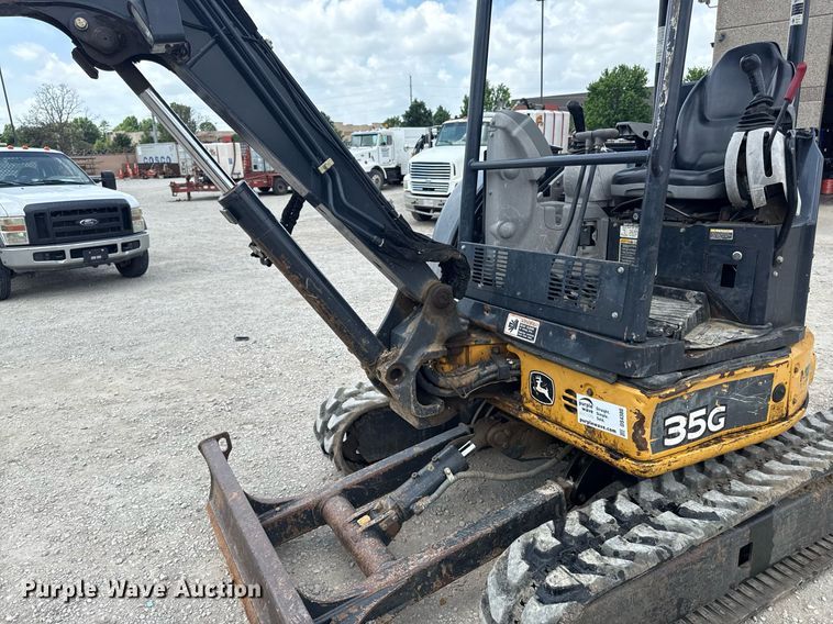 image for item DS4380 2016 John Deere 35G mini excavator