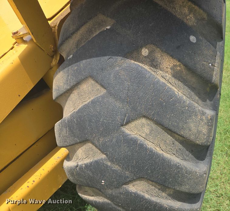 image for item DT4949 1977 Caterpillar 613B scraper