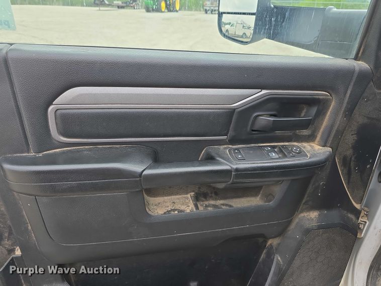 image for item DT6906 2021 Dodge Ram 3500  utility bed pickup truck