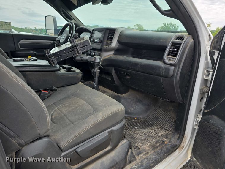 image for item DT6906 2021 Dodge Ram 3500  utility bed pickup truck