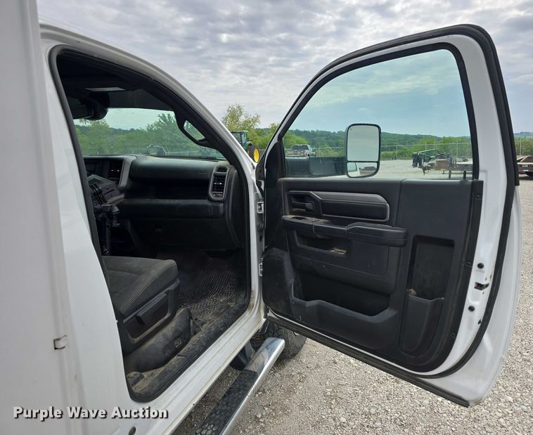 image for item DT6906 2021 Dodge Ram 3500  utility bed pickup truck