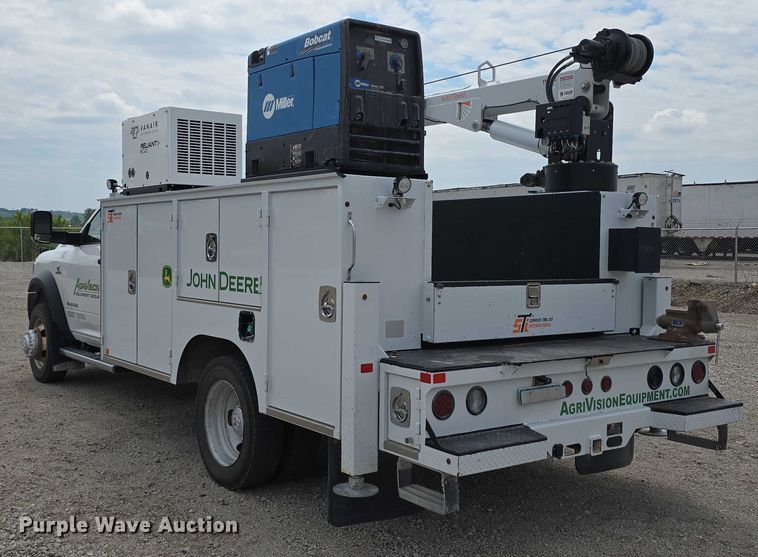 image for item DT6908 2021 Dodge Ram 5500 utility / service truck