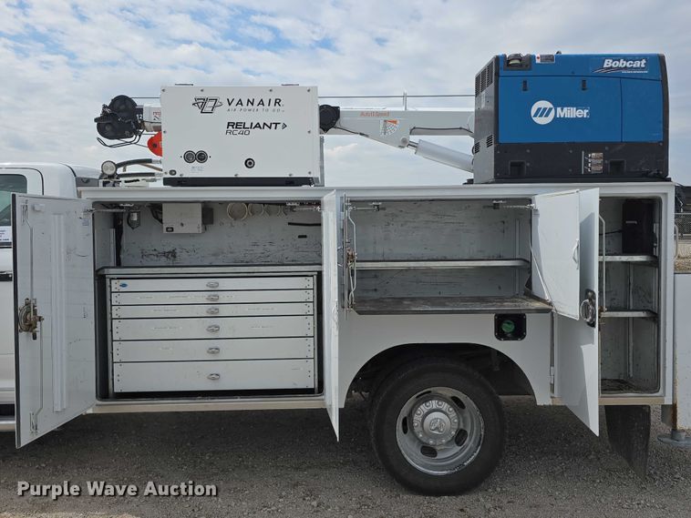 image for item DT6908 2021 Dodge Ram 5500 utility / service truck