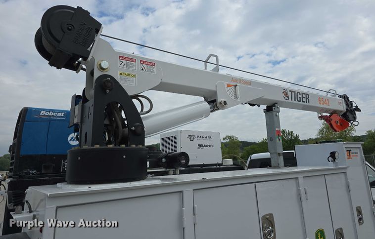 image for item DT6908 2021 Dodge Ram 5500 utility / service truck