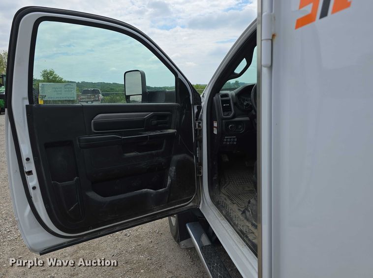image for item DT6908 2021 Dodge Ram 5500 utility / service truck