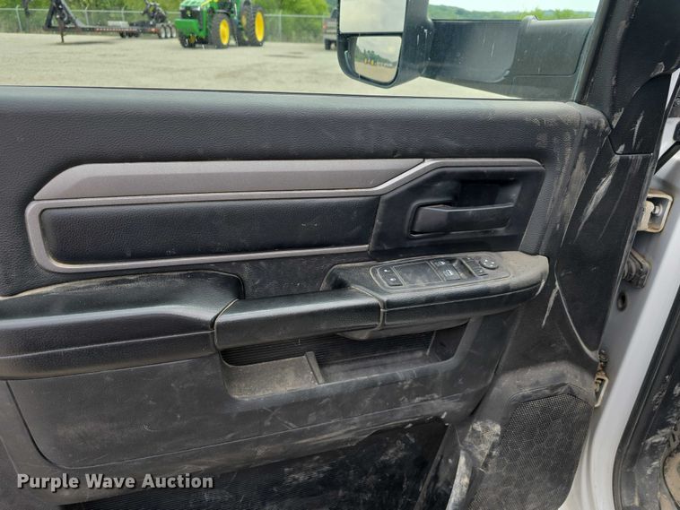 image for item DT6908 2021 Dodge Ram 5500 utility / service truck