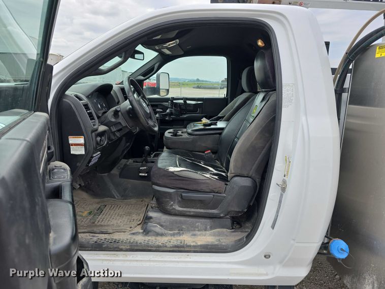 image for item DT6908 2021 Dodge Ram 5500 utility / service truck