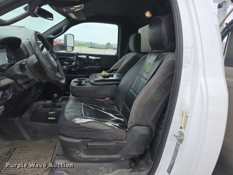 image for item DT6908 2021 Dodge Ram 5500 utility / service truck