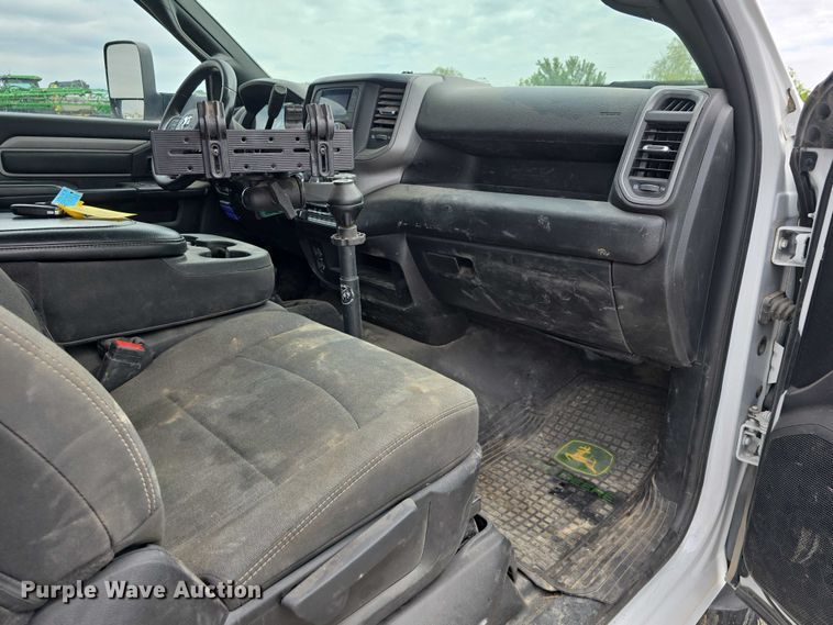 image for item DT6908 2021 Dodge Ram 5500 utility / service truck