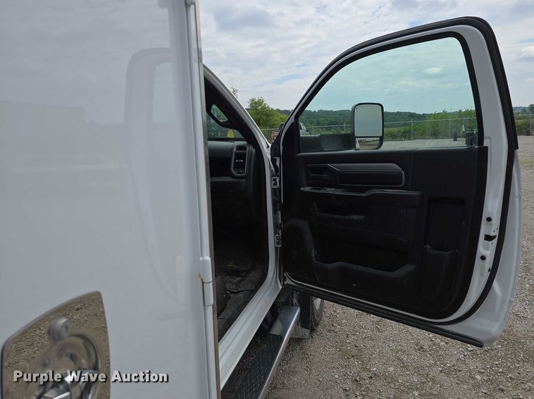 image for item DT6908 2021 Dodge Ram 5500 utility / service truck