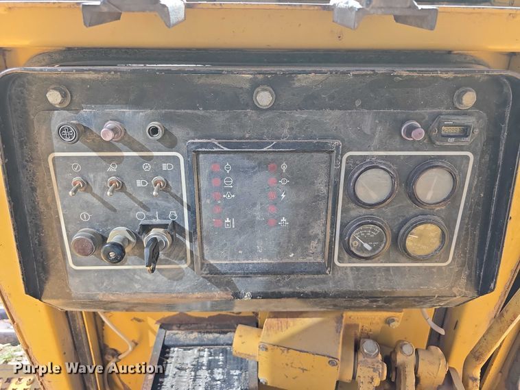 image for item DT6969 1994 Caterpillar D8N crawler tractor