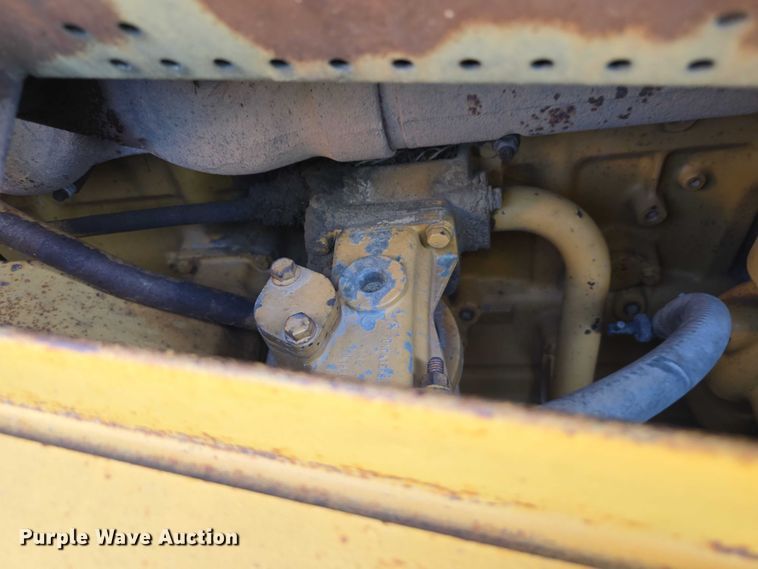 image for item DT6969 1994 Caterpillar D8N crawler tractor