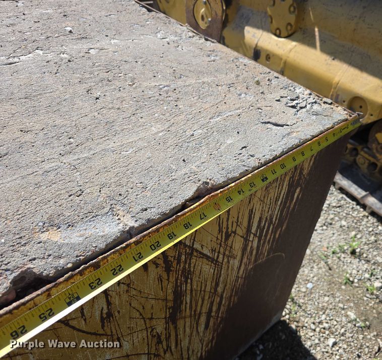 image for item DT6969 1994 Caterpillar D8N crawler tractor