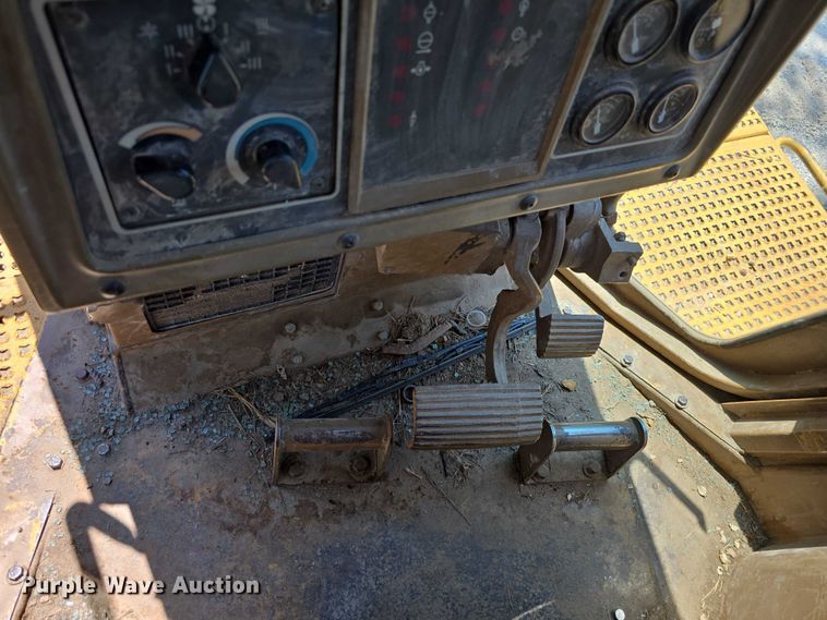 image for item DT6970 1990 Caterpillar D8N cable plow