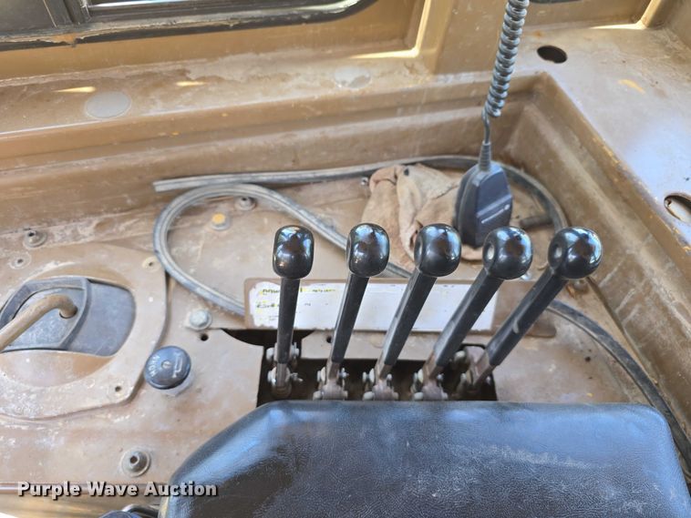 image for item DT6970 1990 Caterpillar D8N cable plow