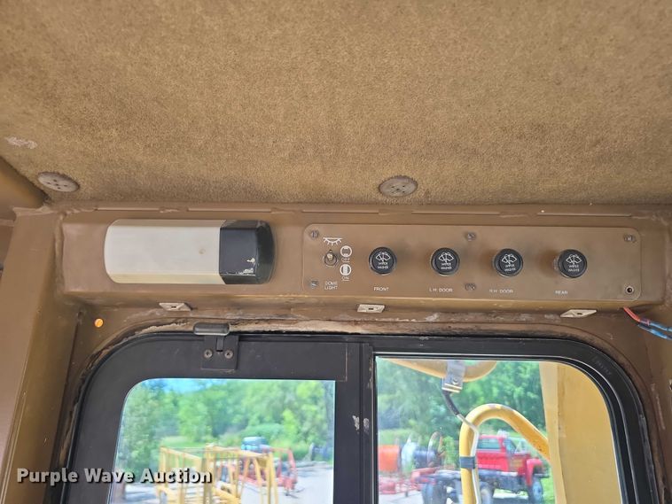 image for item DT6970 1990 Caterpillar D8N cable plow