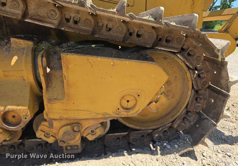 image for item DT6970 1990 Caterpillar D8N cable plow