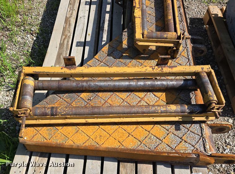 image for item DT6970 1990 Caterpillar D8N cable plow