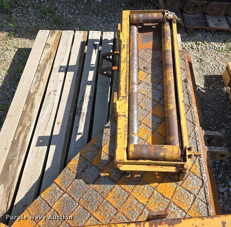 image for item DT6970 1990 Caterpillar D8N cable plow