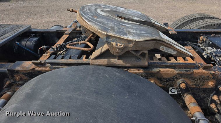 image for item DT6979 2008 Peterbilt 388 semi truck