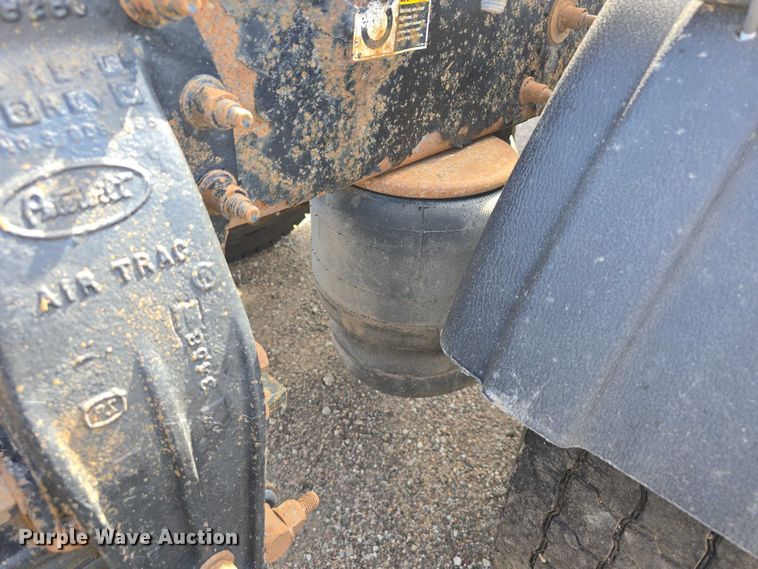 image for item DT6979 2008 Peterbilt 388 semi truck