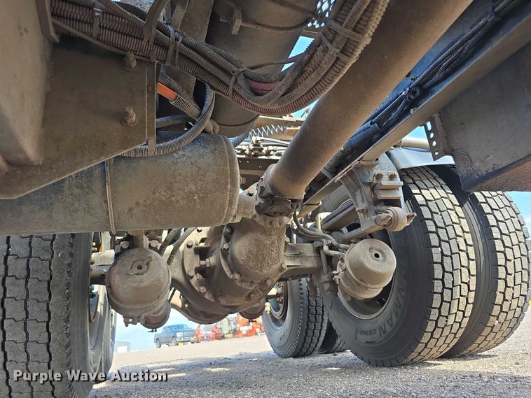 image for item DT6979 2008 Peterbilt 388 semi truck