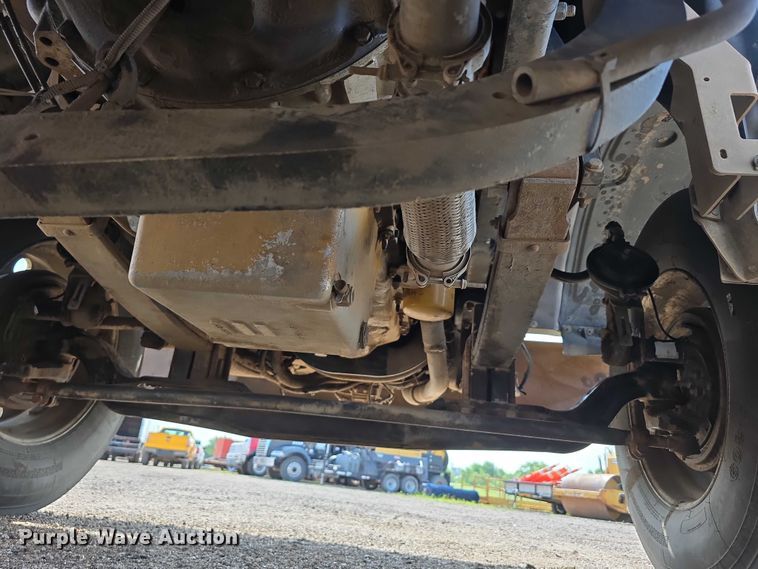 image for item DT6979 2008 Peterbilt 388 semi truck