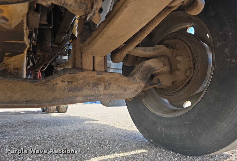 image for item DT6979 2008 Peterbilt 388 semi truck