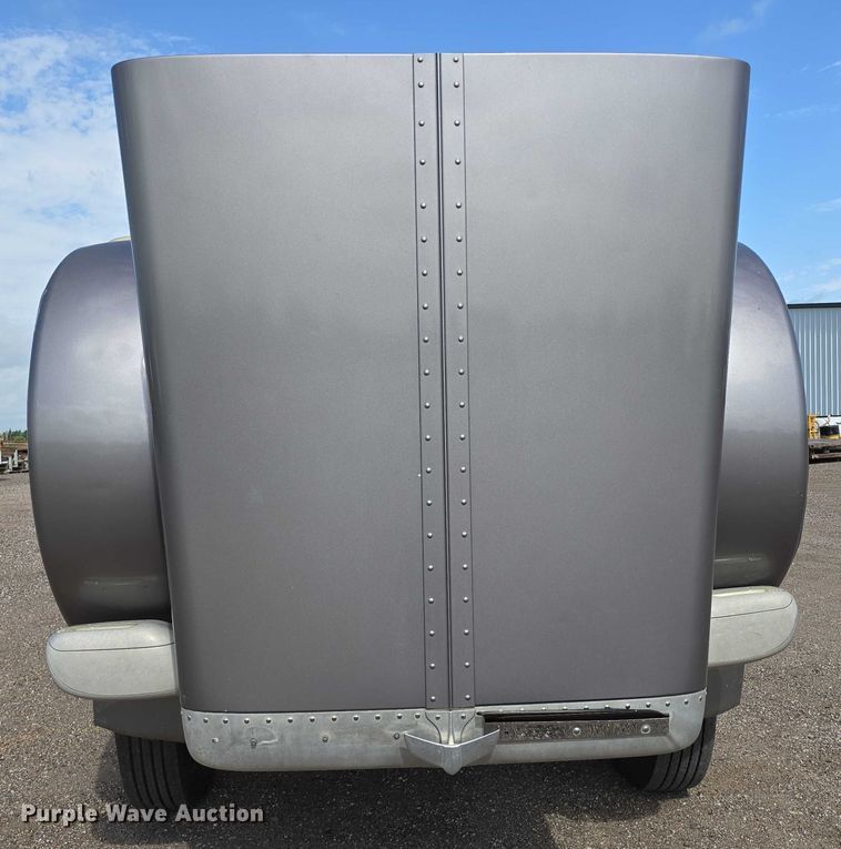 image for item DT6979 2008 Peterbilt 388 semi truck