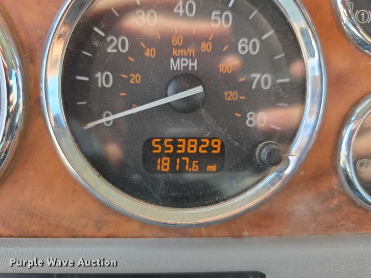 image for item DT6979 2008 Peterbilt 388 semi truck