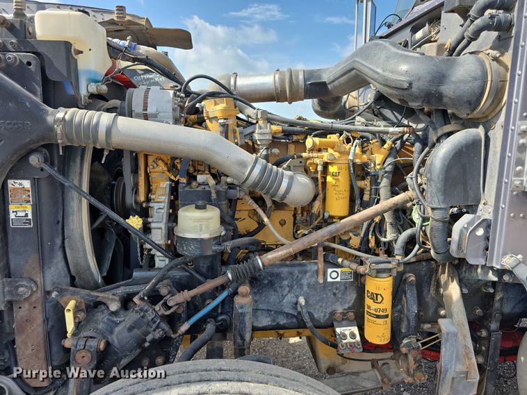 image for item DT6979 2008 Peterbilt 388 semi truck