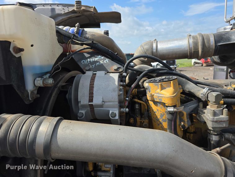 image for item DT6979 2008 Peterbilt 388 semi truck