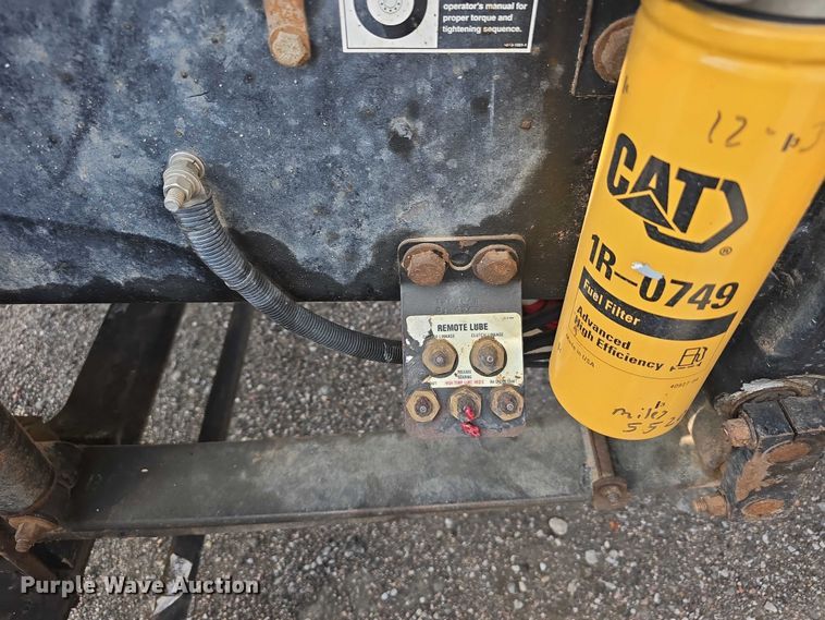 image for item DT6979 2008 Peterbilt 388 semi truck