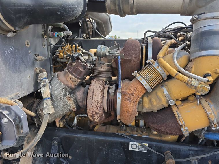 image for item DT6979 2008 Peterbilt 388 semi truck