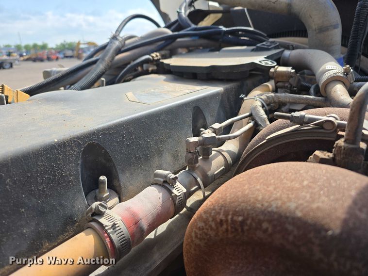 image for item DT6979 2008 Peterbilt 388 semi truck