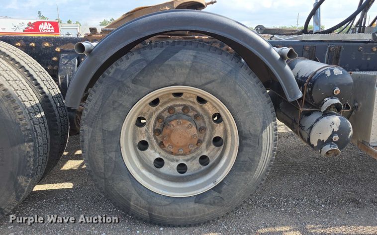 image for item DT6979 2008 Peterbilt 388 semi truck