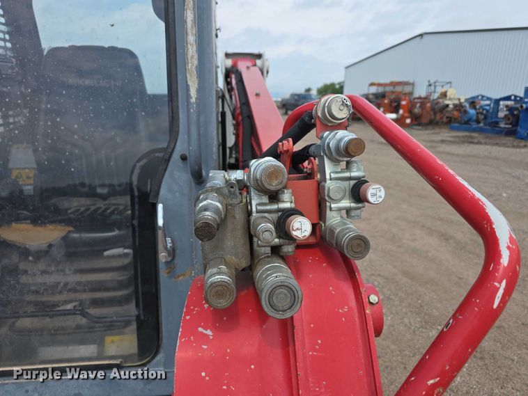 image for item DT6980 2013 Takeuchi TL12 tracked skid steer loader